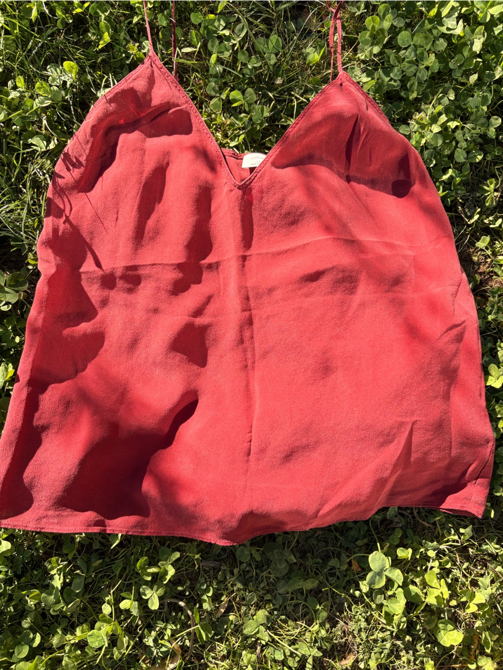 Aritzia Women’s V-Neck Spaghetti Strap Tank Top - Red 100%Silk